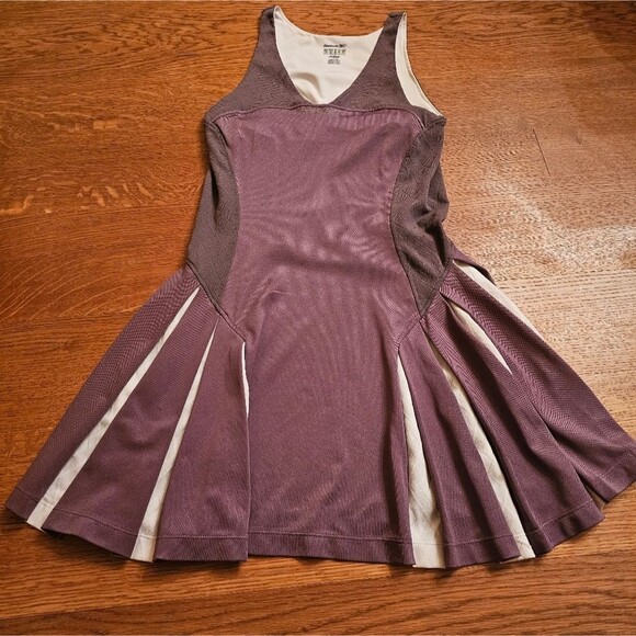 Reebok Plum Ladies Tennis Dress Size M. EXCELLENT CONDITION! - Picture 1 of 6